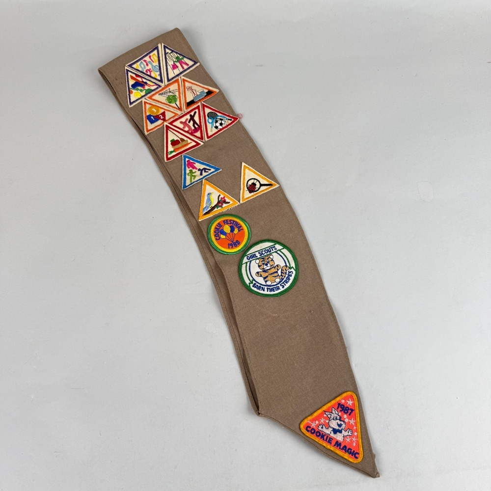 Girl Scouts Brownie Sash Kids Brown Good Hemlock Council Troop 23 Patches 1980s